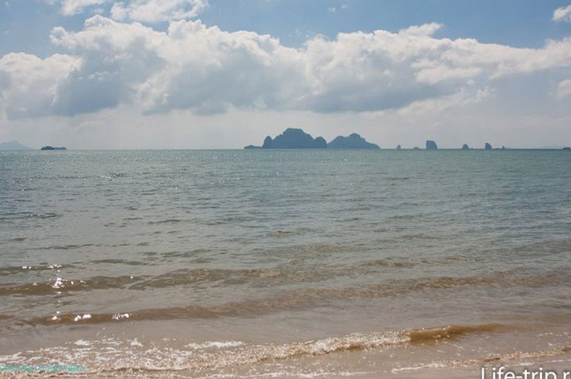 Pan Beach u Krabiu je duga i apsolutno divlja
