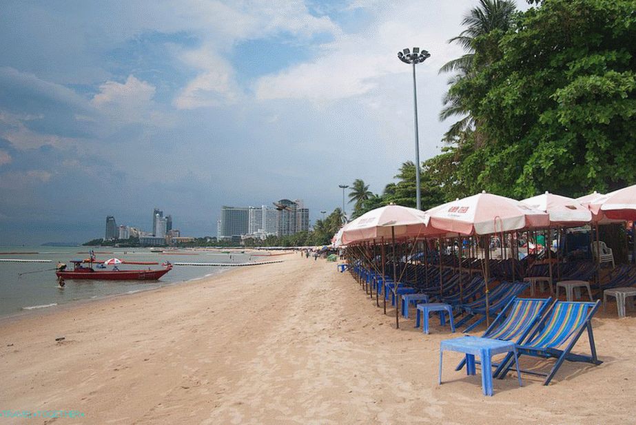 Plaža Pattaya Beach u oseki