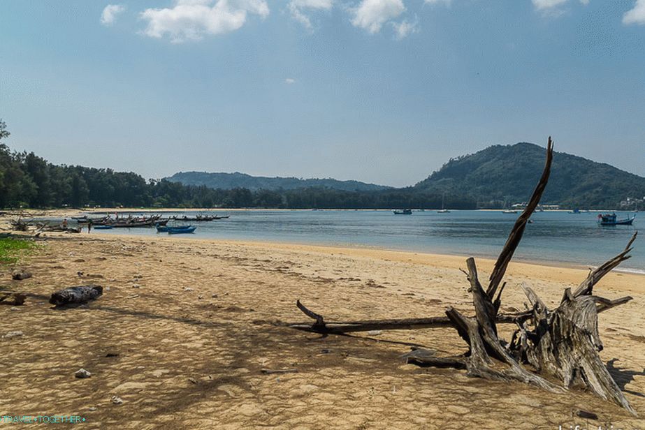 Cijela Nai Yang plaža je vidljiva
