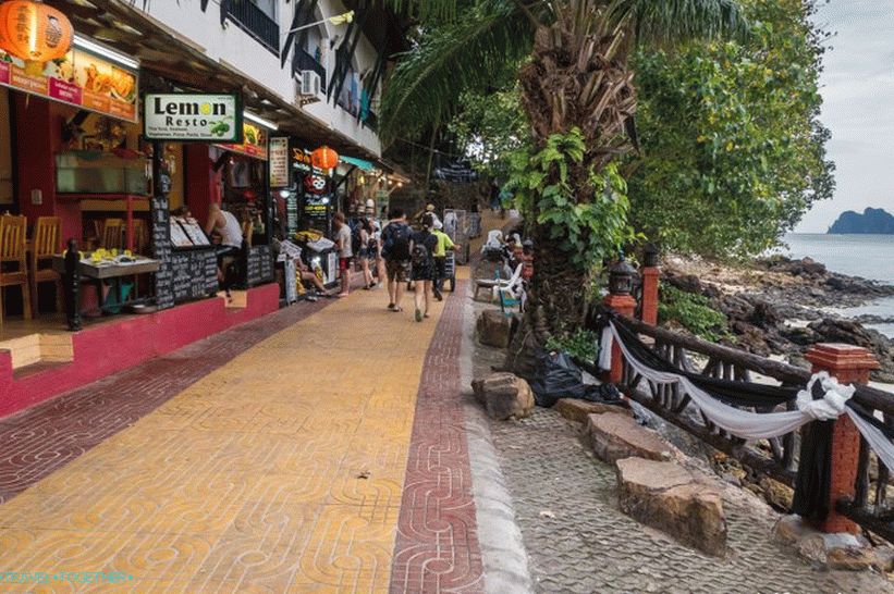 Plaža Thon Sai - glavna plaža Phi Phi Don Islanda