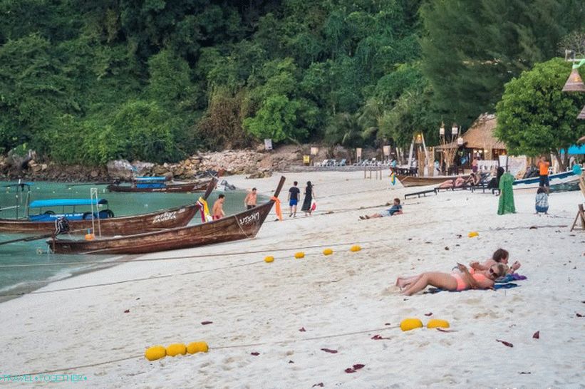 Plaža Thon Sai - glavna plaža Phi Phi Don Islanda