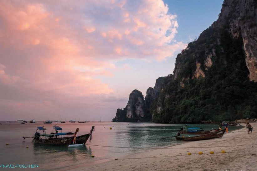 Plaža Thon Sai - glavna plaža Phi Phi Don Islanda