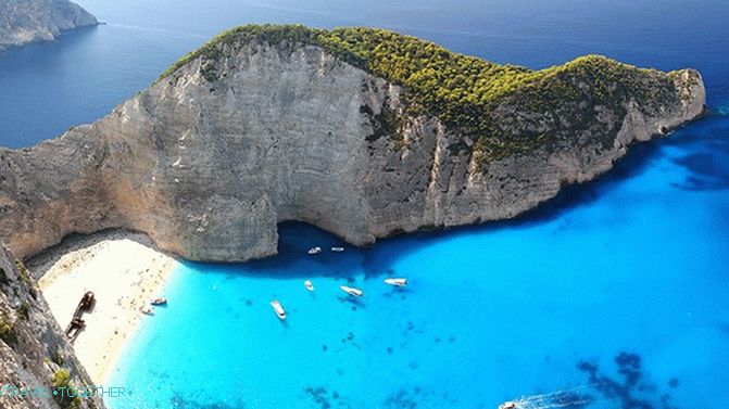 Odmor na plaži u Grčkoj - dodir mora