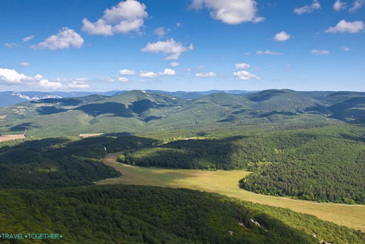 Pogled s litica Yuzyk-Khaya. Krim.