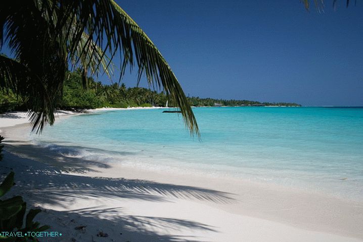 Bijeli pijesak. Maldivi.