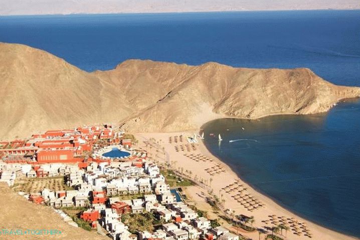 Taba, pogled na grad naselja s planine