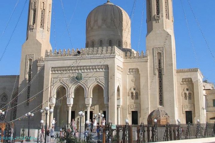 Hurghada, bijela kamena džamija