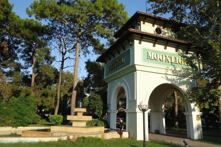 Kemer, Mjesečev park