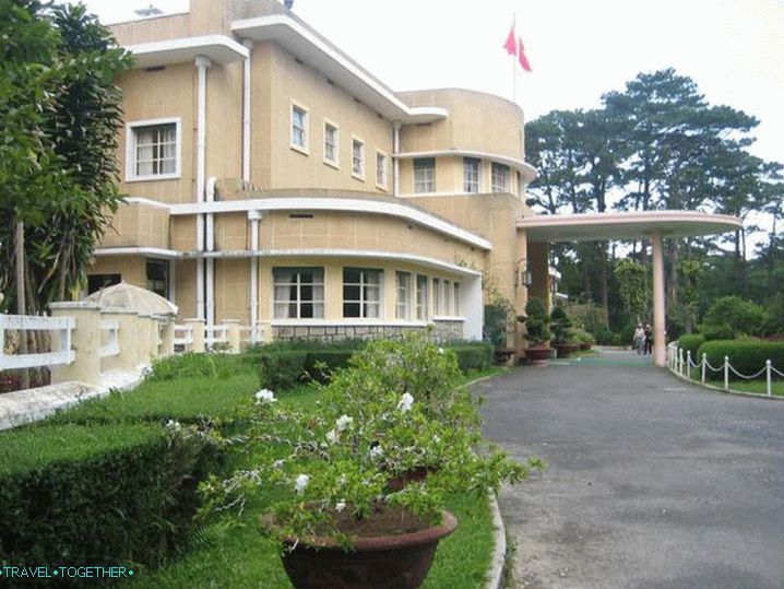 Vrijeme u Nha Trang u listopadu, Bao Dai