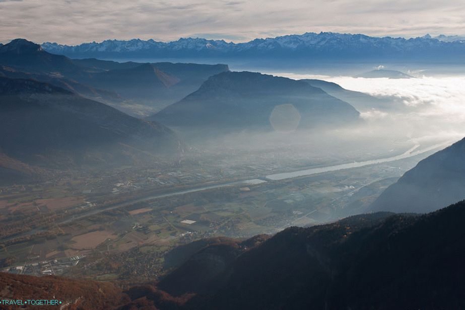 Grad Grenoble se budi
