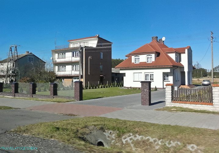 U predgrađima Poljske većina kuća je dobro održavana i uredna