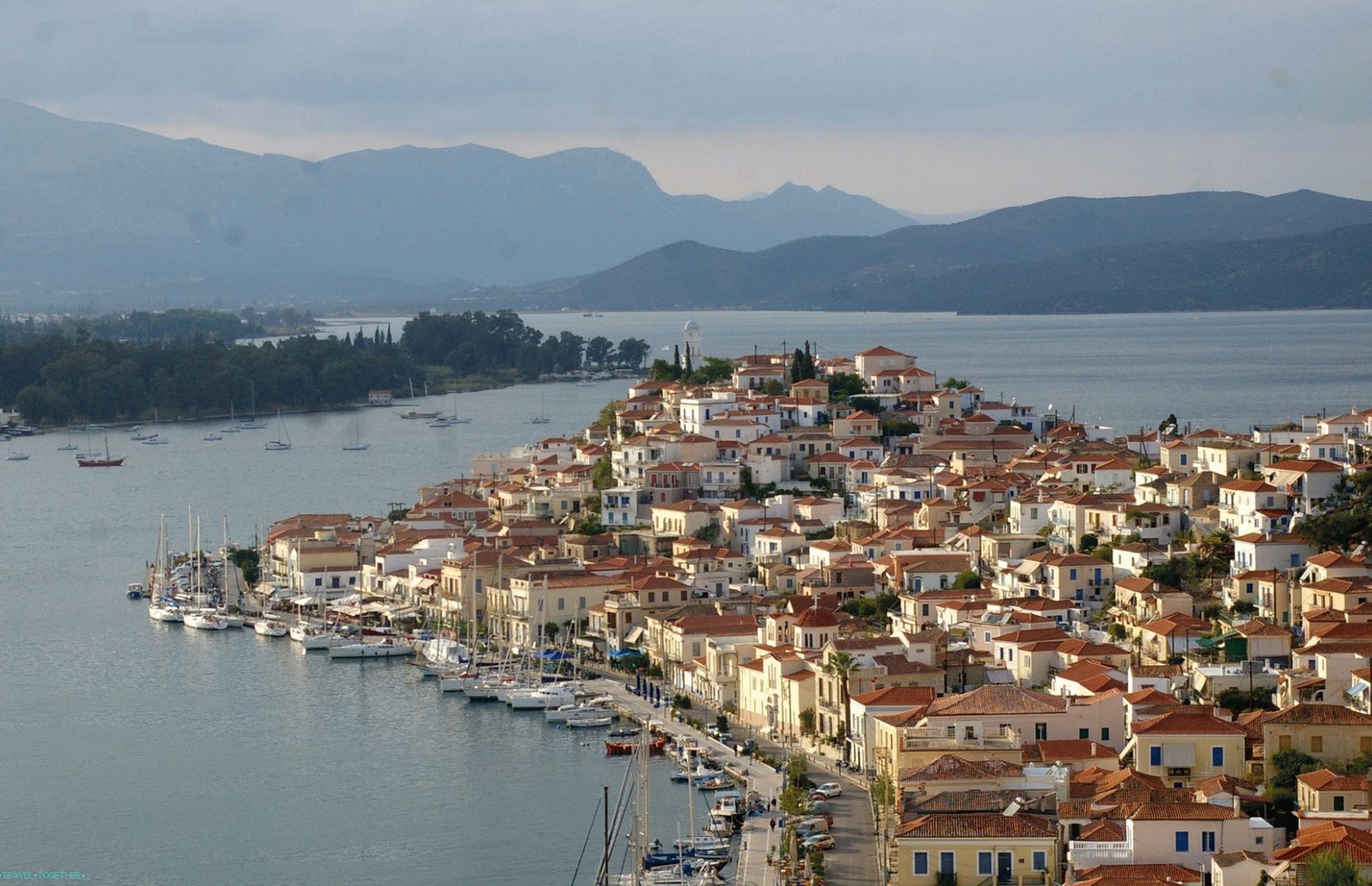 Poros. Znamenitosti i plaže mirnog otoka