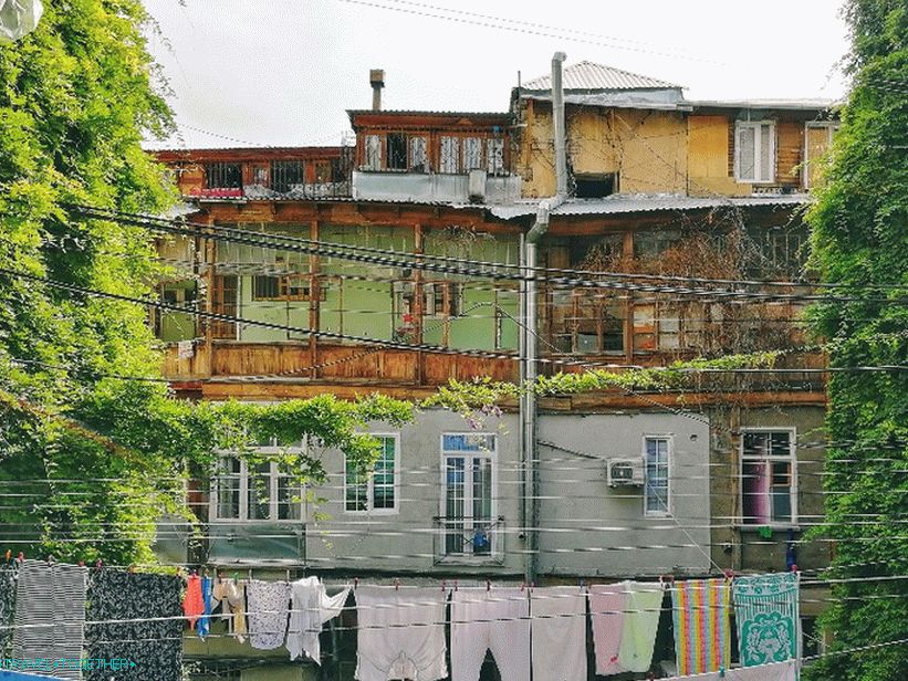 Uobičajeno Tbilisi Yard
