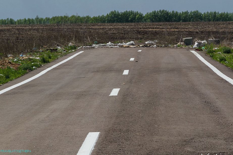 Ovo nije pista, ovo je pseudo-parkiralište s smećem