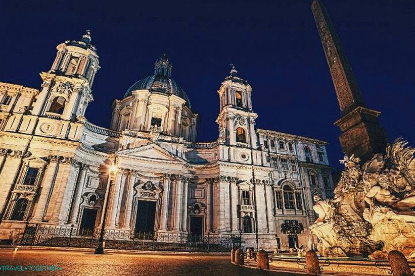 Obelisk fontane na pozadini crkve Sant'Agnese u Agonu