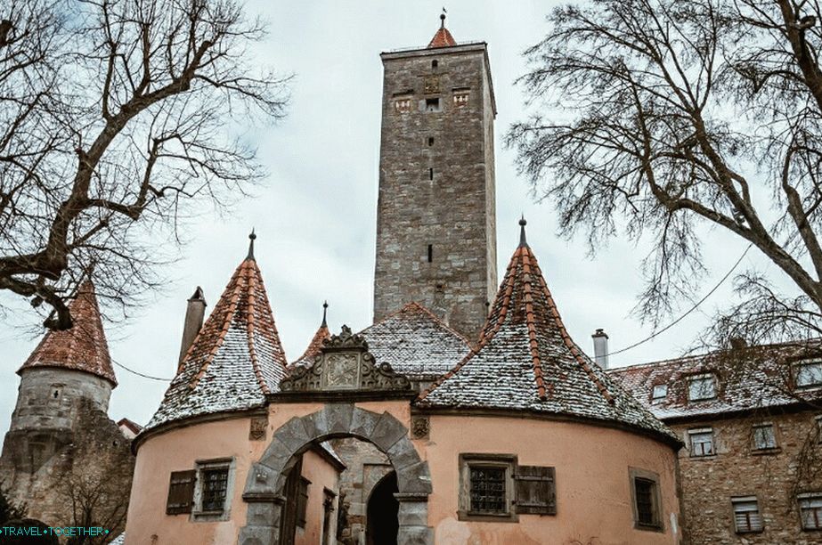 Dvorska vrata
