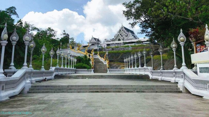 Bijeli hram Wat Kaew Ko Wararam u Krabiju