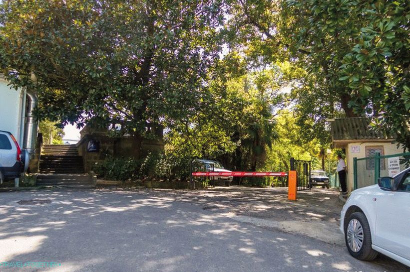 Ordzhonikidze Sanatorium u Sočiju je veličanstveno napuštanje