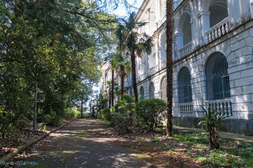 Ordzhonikidze Sanatorium u Sočiju je veličanstveno napuštanje