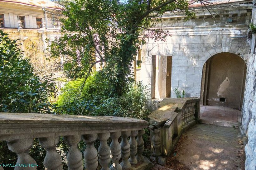 Ordzhonikidze Sanatorium u Sočiju je veličanstveno napuštanje