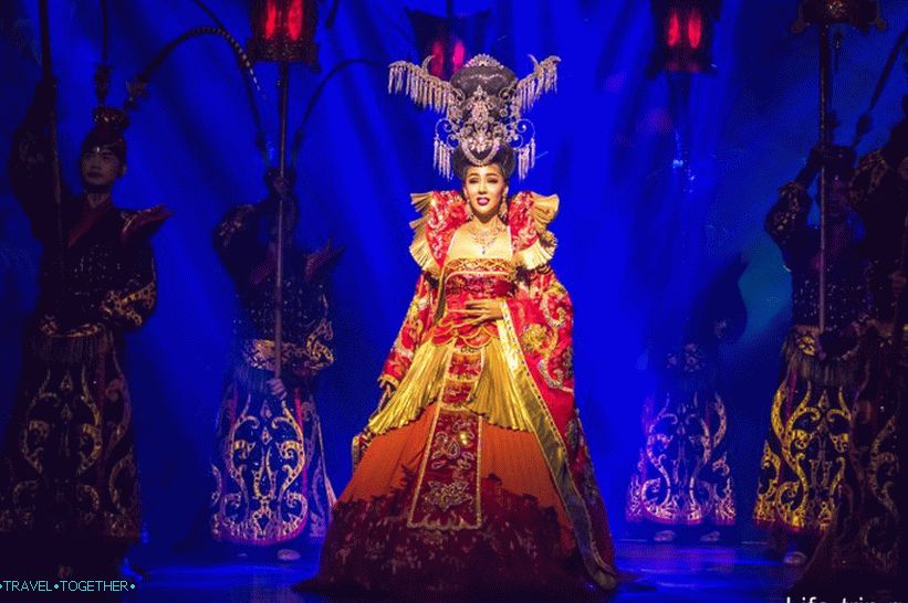 Show Alcazar u Pattayi - moj pregled transvestita emisija