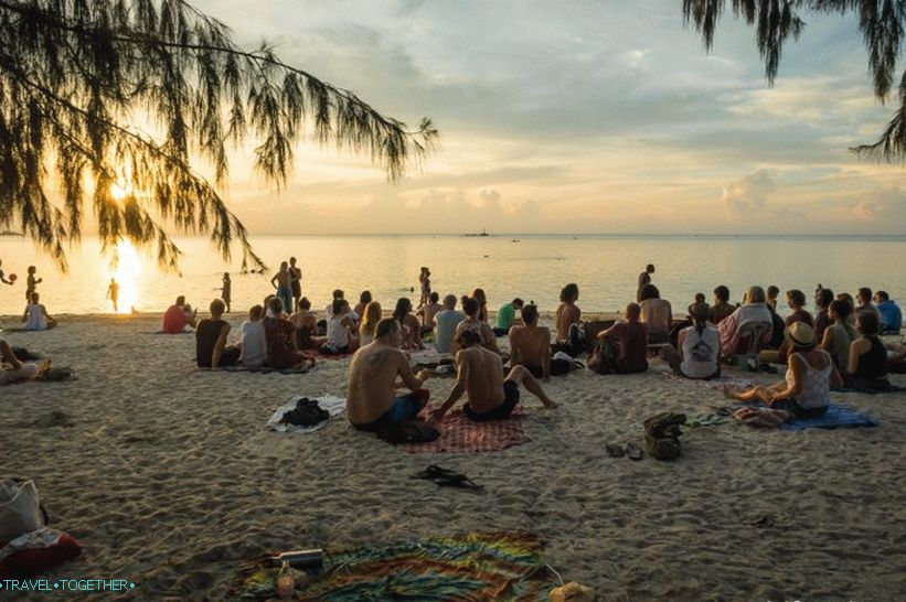Shritana (plaža Sri Thanu) i Ao Niad (Ao Niad) - raj za djecu i jogije na Phanganu