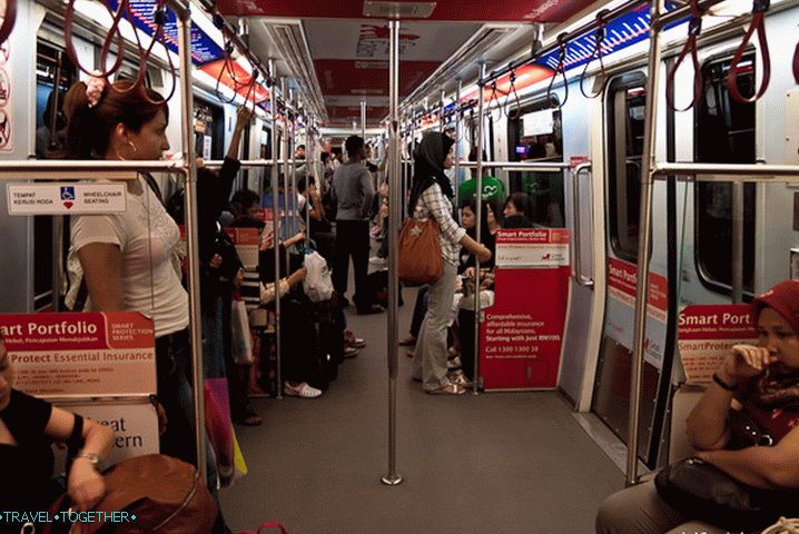 U vagonu LRT, lagana metro u Kuala Lumpuru