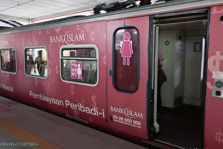 Pink KTM Komuter karavan za muslimanske dame