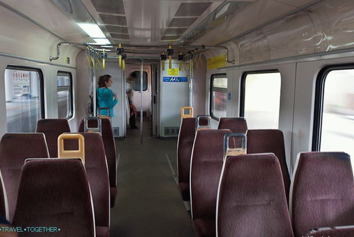 Unutar KTM Komuter vagona
