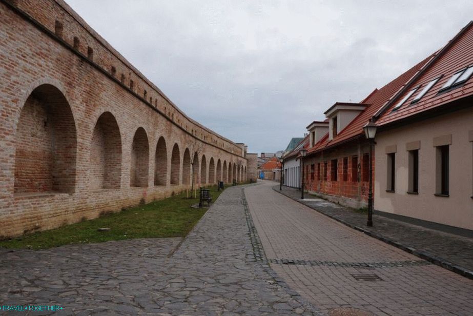 Srednjovjekovne zidine u Trnavi