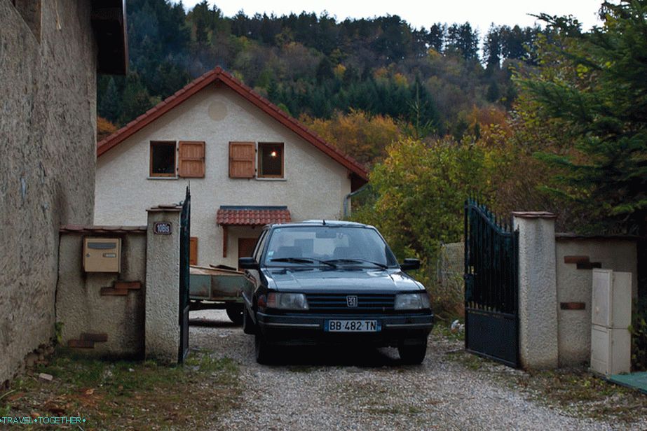 Tipično dvorište tipičnog lokalnog