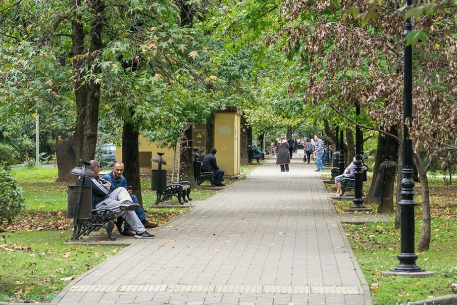 Tsvetnoy Boulevard in Zarechny District