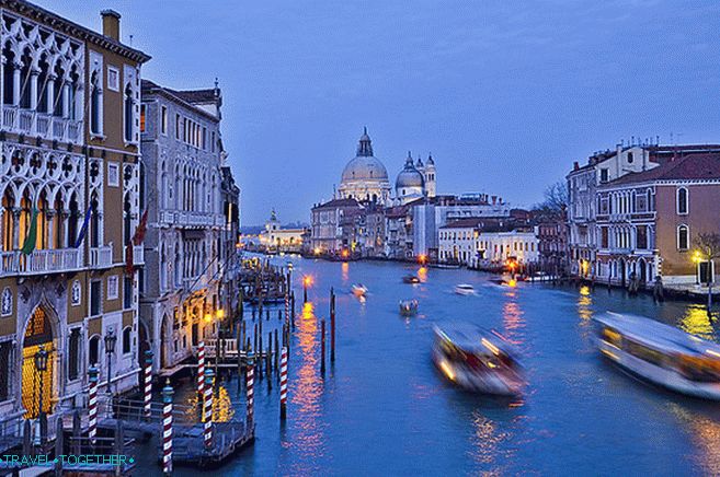 Veliki kanal Vaporetti, Venecija, Italija.