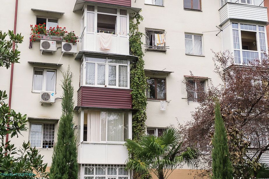 Lokalna džungla uskoro će progutati kuću