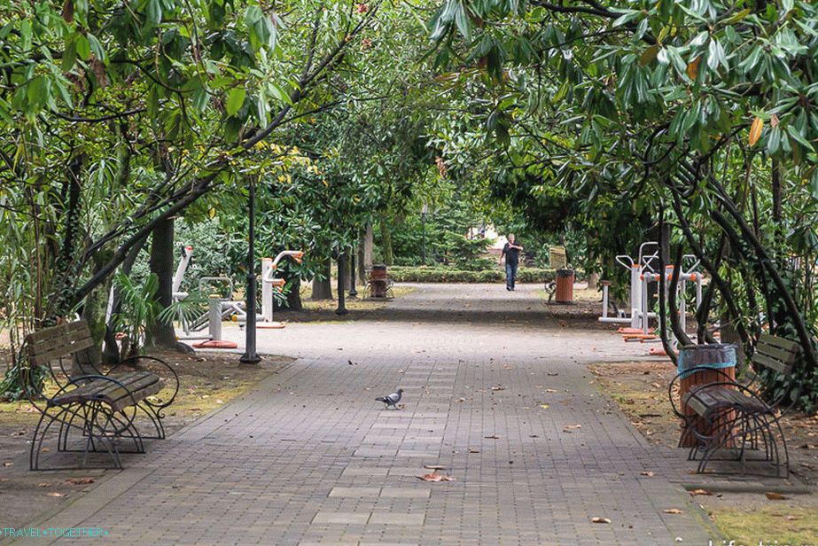 Trg na obali rijeke