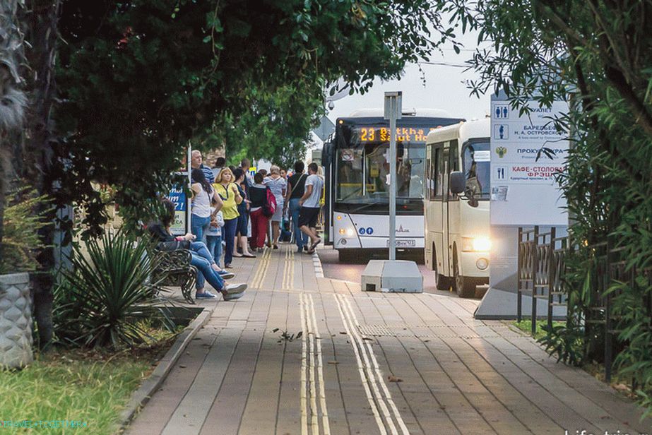Autobusi su zgodni, ali autobus nije baš