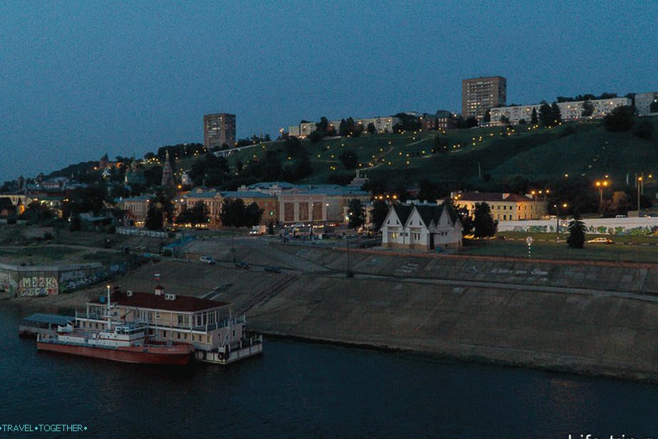 Večernji pogled na gornji dio grada