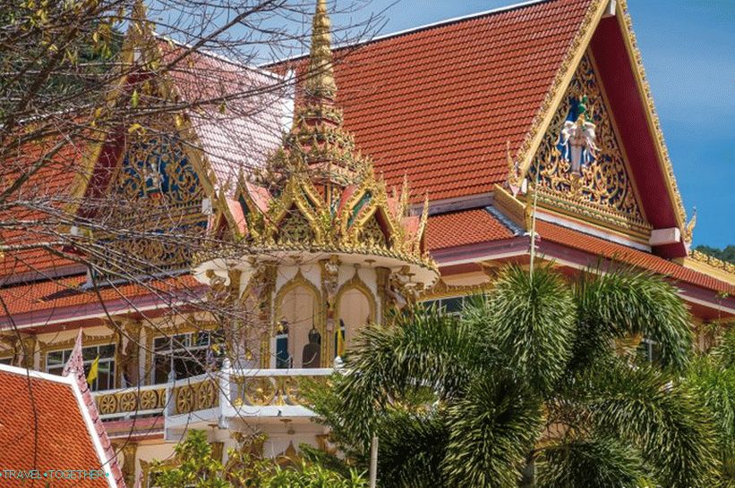 Wat Suwankiriket u Phuketu - hram Karon i noćna tržnica