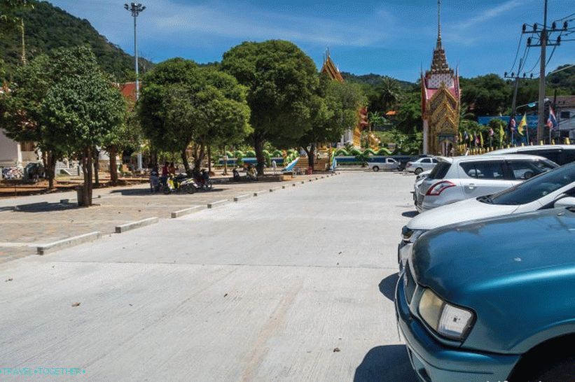 Wat Suwankiriket u Phuketu - hram Karon i noćna tržnica