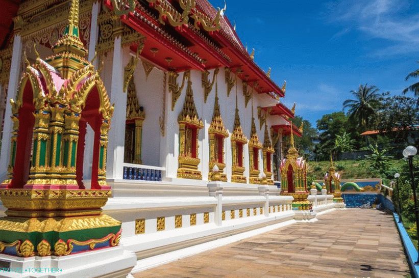 Wat Suwankiriket u Phuketu - hram Karon i noćna tržnica