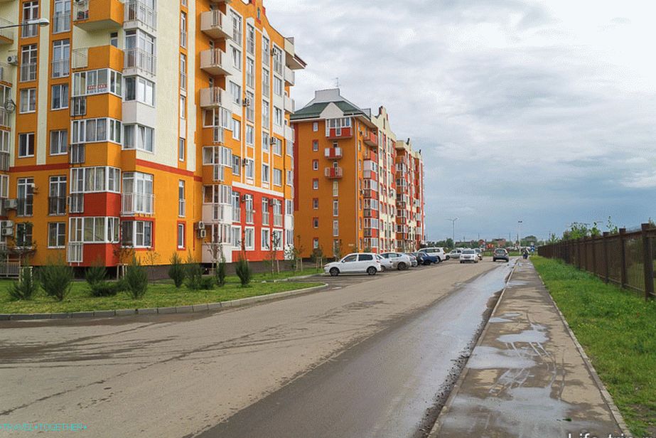 Lijevo Europa-grad, desno ograđeno njemačko selo