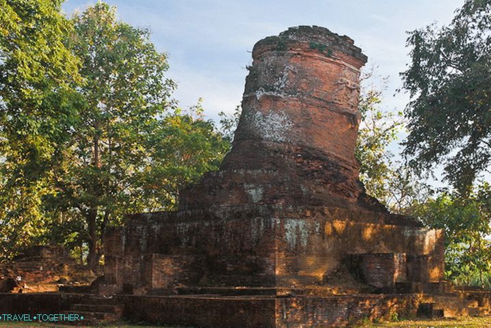 Drevni Wat na putu do jezera Saen