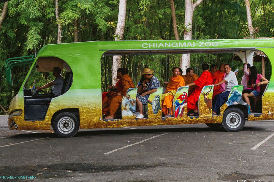 Autobusi za kretanje po zoološkom vrtu