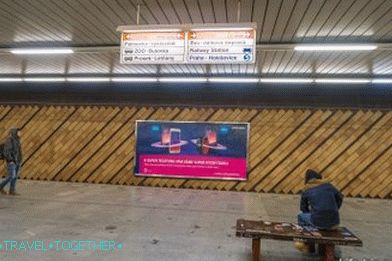 Od postaje metroa na znakovima